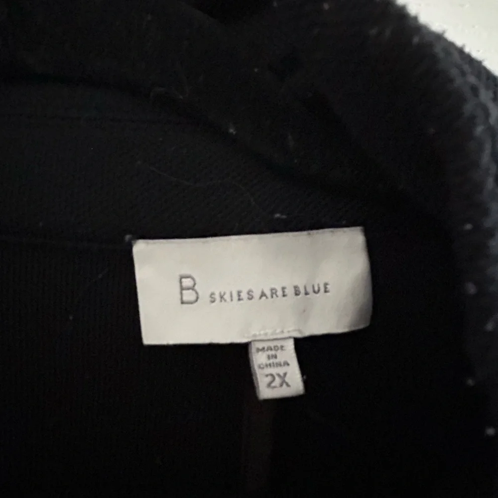 Skies Are Blue Black Blazer with Gray Accents - Picture 3 of 3